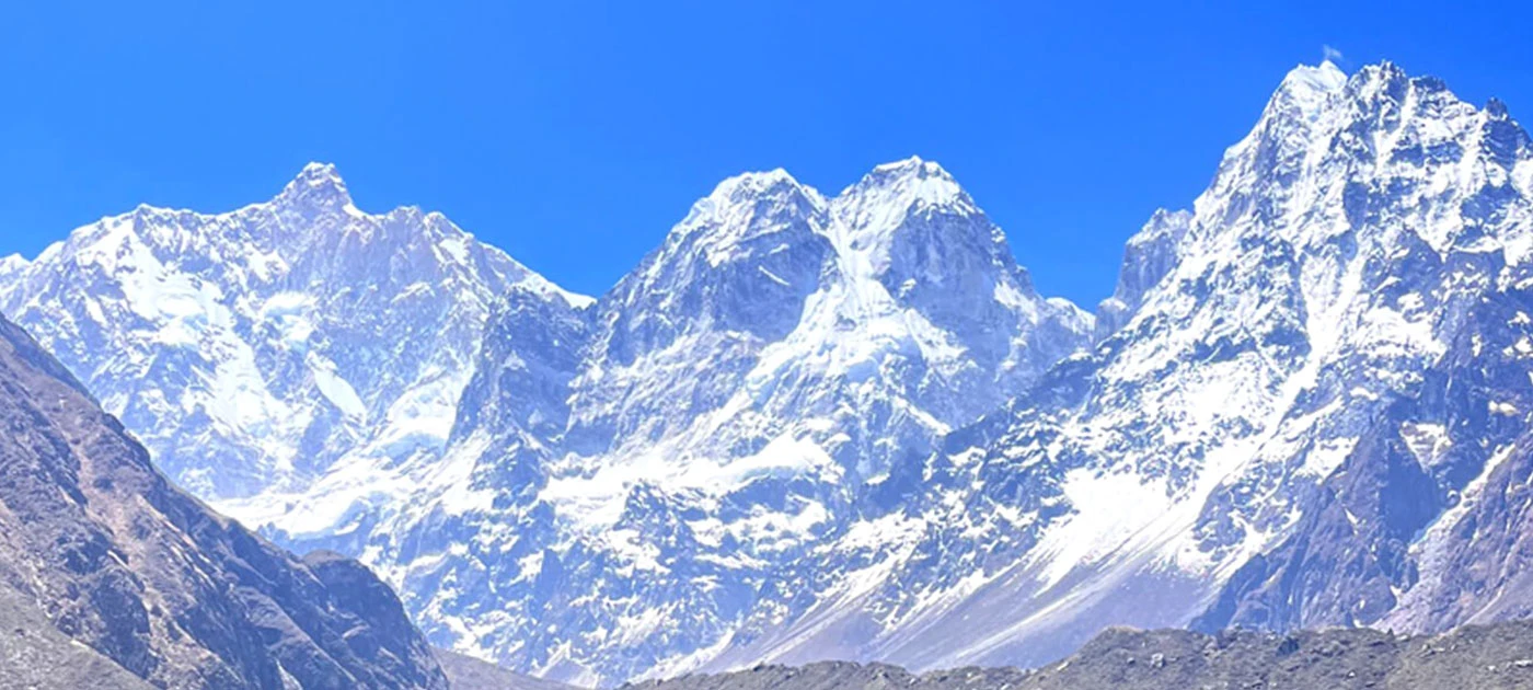 Can you do the Kanchenjunga Trek without a guide?