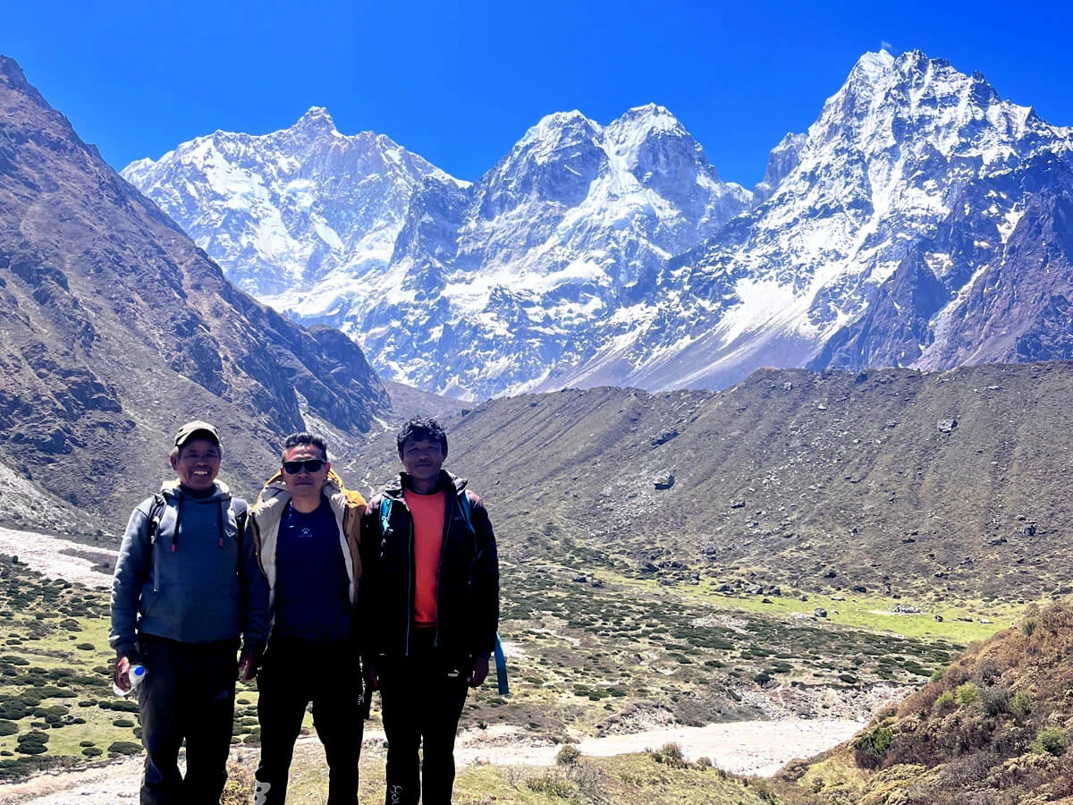 Kanchenjunga Helicopter Tour