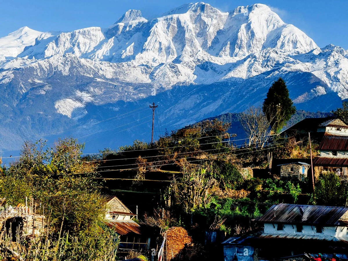 Trekking to Ghale Gaun