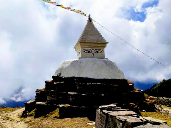 Manaslu Tsum Valley Larke Pass Trek